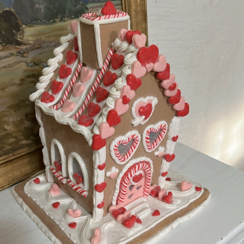 LOVE AND CUPCAKES HEARTS VALENTINE'S CLAY HOUSE